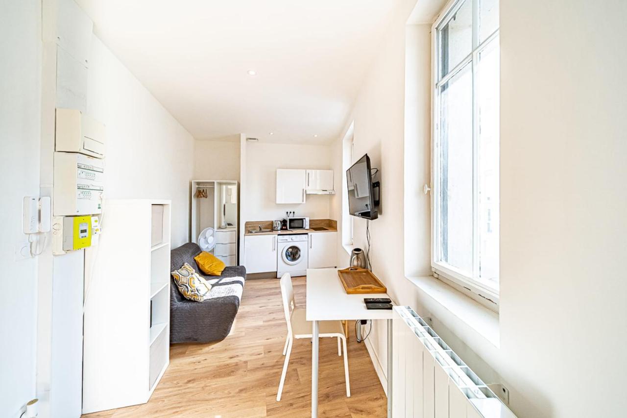 Le Debourg - Studio Tout Proche Metro B Lyon Exterior photo